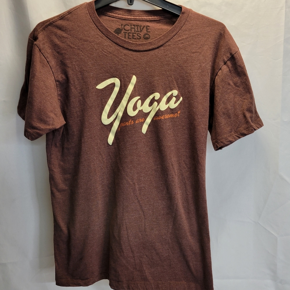 Chive Tee "Yoga Pants Are Awesome" size M